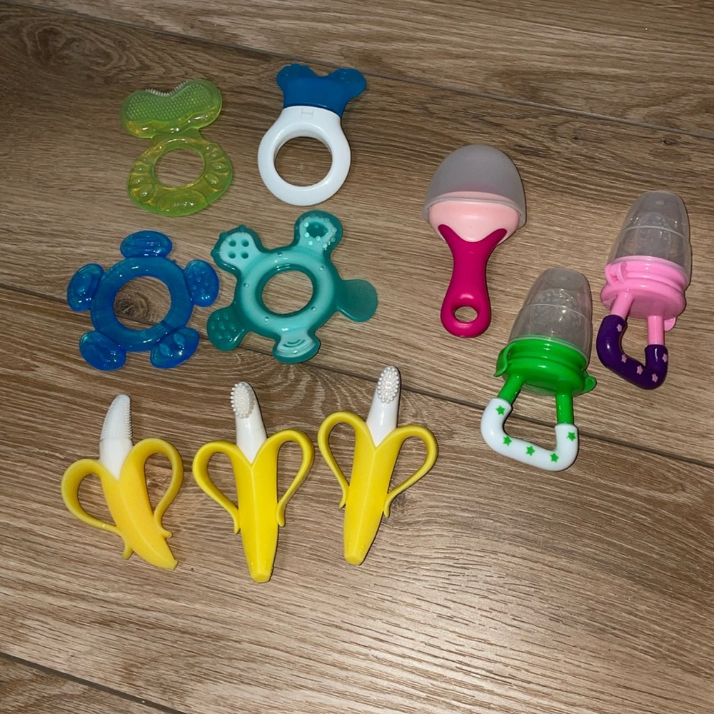 Baby Teether Fresh Feeder & Baby Spoon Lot